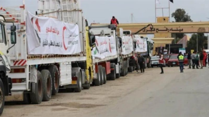 شاحنات مساعدات إنسانية