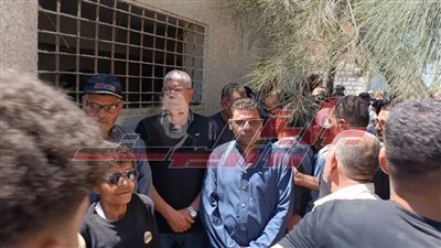 شوبير يؤدي واجب العزاء في والد الكابتن محمد الشناوي 