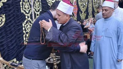 وكيل الأوقاف على رأس وفد لتقديم واجب العزاء في والد محمد الشناوي