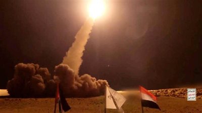 الشظايا أصابت مبنى في اللد.. الاحتلال يعترض صاروخا أطلق من اليمن