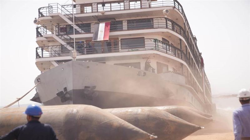 إنزال الفندق العائم