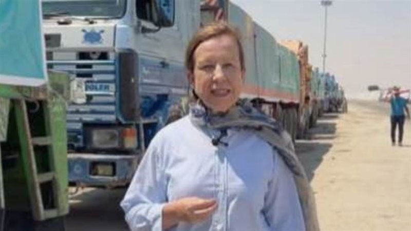 ليز دوسيت من أمام