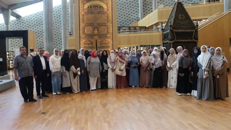 الطالبات خلال زيارة