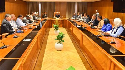 محافظ أسيوط يطلق حزمة مبادرات تنموية وخدمية بالتعاون مع المديريات والمجتمع المدني 