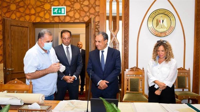 بدر عبد العاطى وزير