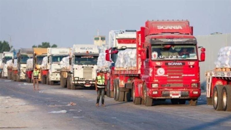 إدخال شاحنات مساعدات