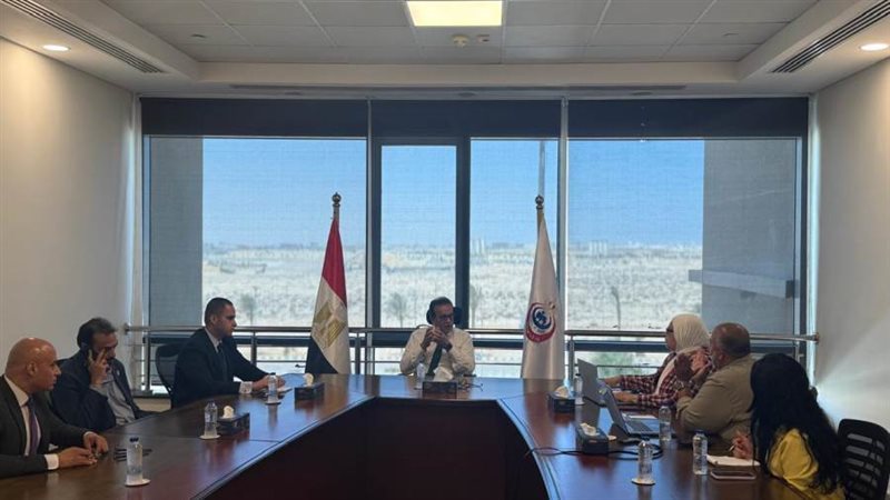 اجتماع وزير الصحة