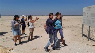المنيا تستقبل أفواجًا سياحية لزيارة المناطق الأثرية.. صور