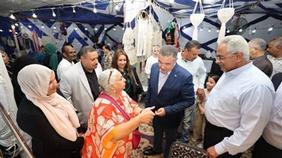 محافظ البحر الأحمر يفتتح معرض 
