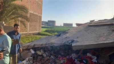 محافظ أسيوط يتابع تداعيات انهيار منزل بقرية كوم أيوشيل 