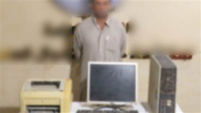 ضبط مالك مطبعة بالقاهرة لقيامه بمزاولة بتزوير المحررات الرسمية والأختام 