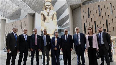 رئيس مجلس الوزراء اللبناني والوفد المرافق له يزور المتحف المصري الكبير