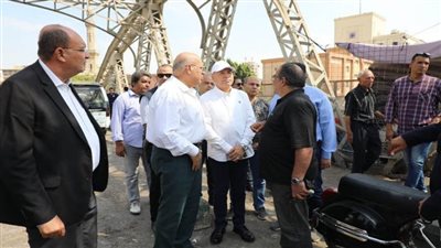 محافظ القاهرة: إزالة الإشغالات المتواجدة أعلى كوبري الليمون التراثي بمنطقة ميدان رمسيس