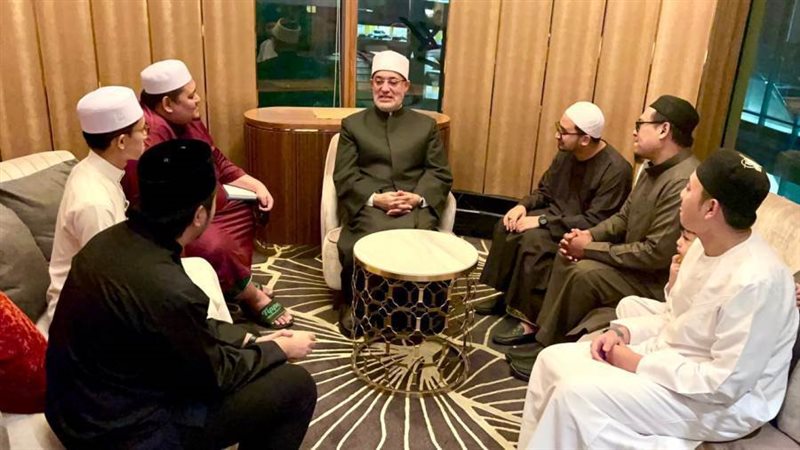 مفتي الجمهورية يلتقي