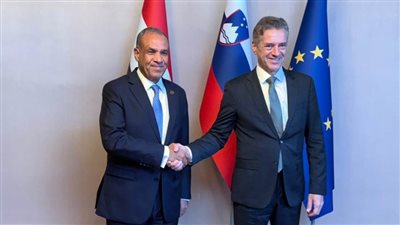 وزير الخارجية يلتقي رئيس وزراء سلوفينيا لبحث سبل تعزيز التعاون الثنائي