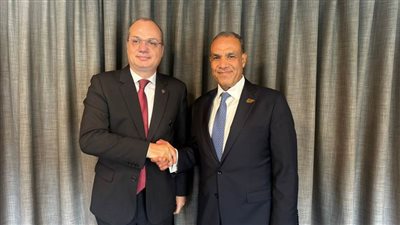 وزير الخارجية يلتقي نظيره الألباني لبحث تعزيز العلاقات الثنائية