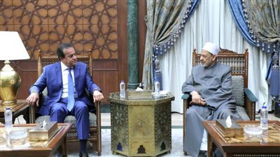 شيخ الأزهر: خدمة المرضى ورعايتهم من أشرف المهن وأعظم القربات إلى الله 