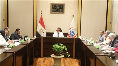  وزير الصحة يتابع جهود البرنامج الوطني لمكافحة الإيدز