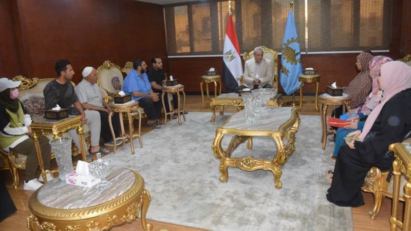 محافظ الغربية خلال