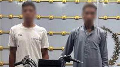 تفاصيل تداول فيديو بقيام سائق دراجة نارية بأداء حركات استعراضية 