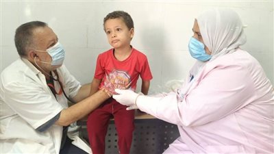 حياة كريمة.. توقيع الكشف الطبي المجان على 1182 مواطنا بقرية العور بالمنيا 