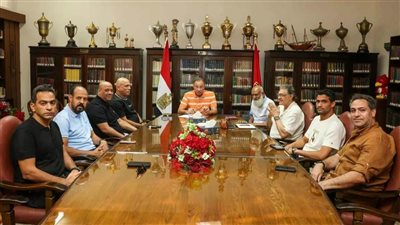 تفاصيل اجتماع الخطيب مع الجهاز الفني للأهلي