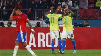 البرازيل تعبر تشيلي بسحر السامبا