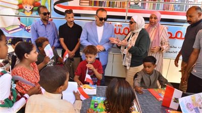 محافظ أسيوط يشهد توزيع 120 حقيبة مدرسية بمشتملاتها على الأيتام والأولى بالرعاية 