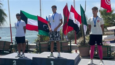 مصر تتوج بالبطولة العربية والأفريقية للسباحة بالزعانف في تونس