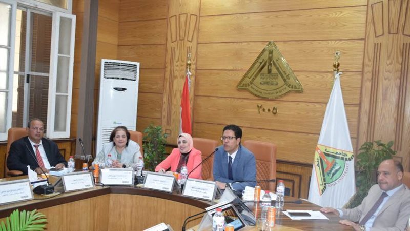 رئيس جامعة بنها يترأس