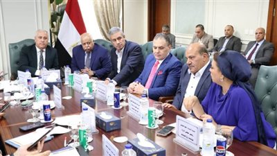 الهيئة الوطنية للصحافة تناقش المشاكل المالية والإدارية والطباعية بالمؤسسات الصحفية القومية