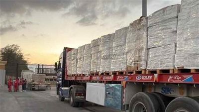 استئناف دخول المساعدات الإنسانية إلى الفلسطينيين بقطاع غزة