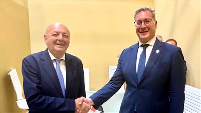 وزير البترول يعقد اجتماعًا موسعًا مع وزير البيئة وأمن الطاقة الإيطالي  