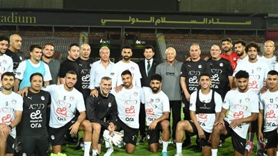 وزير الرياضة يثني على المنتخب ويؤكد: خطوة تفصلنا عن كأس العالم