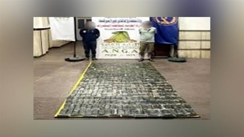 متهمون مع المضبوطات