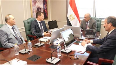 عصمت يبحث مع شركة شنايدر إليكتريك مستجدات تنفيذ مبادرة تحسين كفاءة الطاقة في المصانع