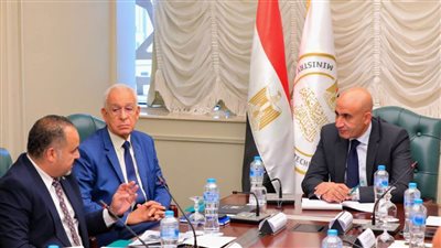 وزير التعليم: خطة للكشف عن ضعف النظر بين طلاب المدارس بالقرى الأكثر احتياجًا