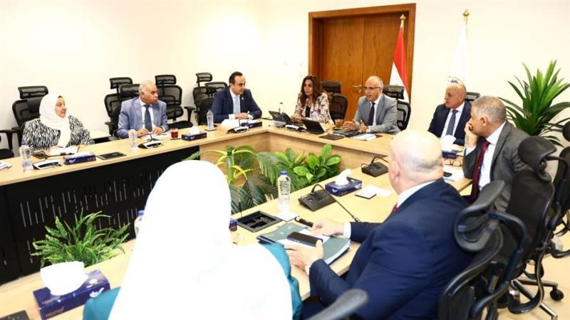 د.منال عوض تلتقي