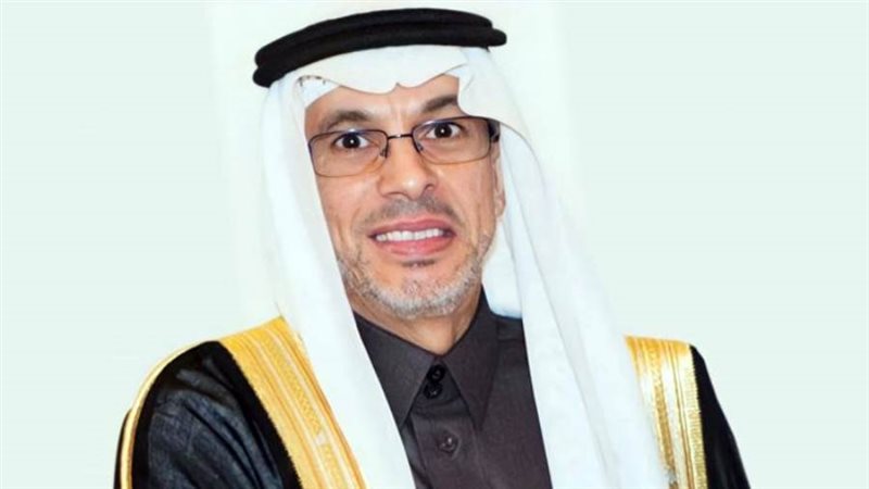 الدكتور عبدالعزيز