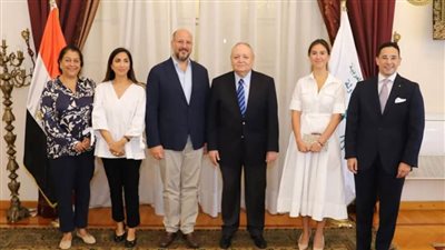 رئيس مجلس الدولة يستقبل أسرة الأميرة فوقية