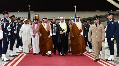 وزير الداخلية السعودي يصل الكويت في مستهل زيارة رسمية