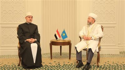 مفتي الجمهورية يلتقي مفتي كازاخستان لبحث التعاون في مجالات الفتوى والتأهيل العلمي