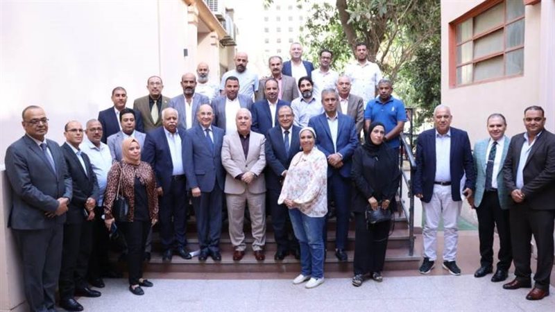 صورة تذكارية لقيادات