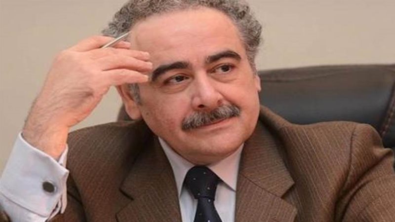 الشاعر والمفكر الكبير