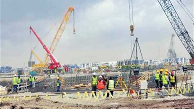 الاستعانة بشركات هيئة قناة السويس فى الحماية الشاطئية بمدينة شرق بورسعيد