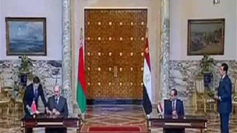 السيسى يشهد توقيع