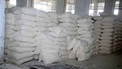 «التموين»: وصول 120 طن سكر مستورد من دولتي البرازيل وفرنسا