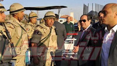بالصور.. الرئيس السيسي يقوم بجولة تفقدية بمدينة أسوان‎