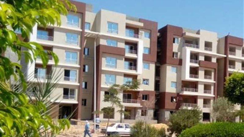 بيع 6 محال وصيدلية