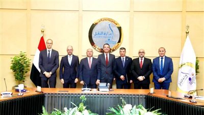 توقيع 3 عقود بين 